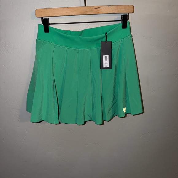 Aritzia Golden Vibrant Green Tennis Mini Skirt - Picture 7 of 7